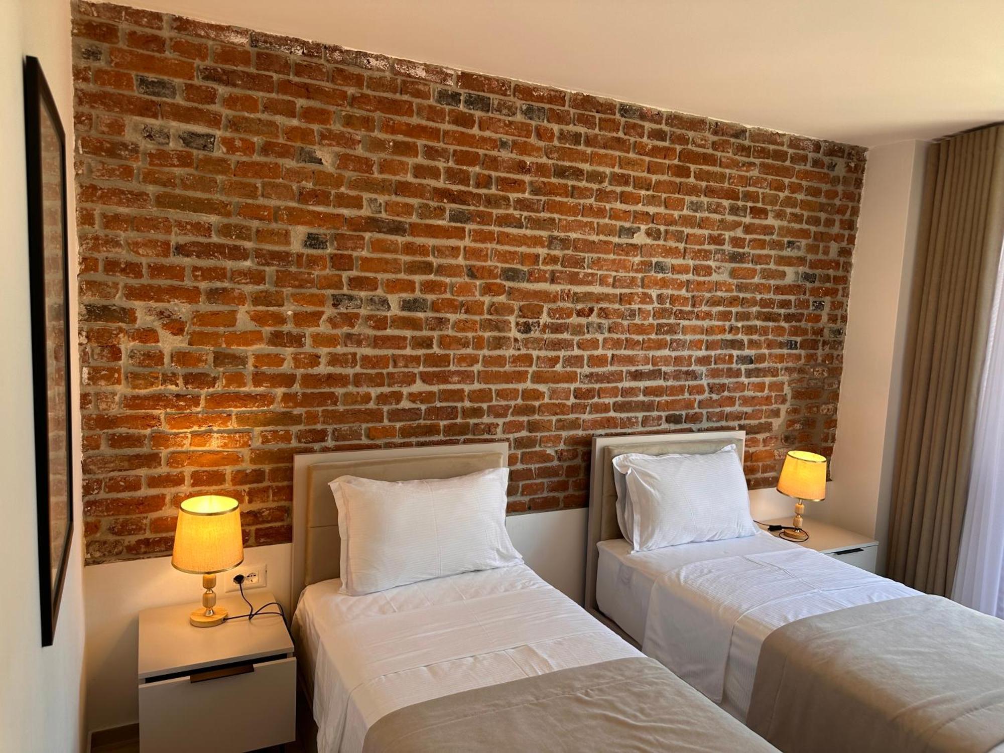Treva Hotel & Apartaments Prizren Luaran gambar