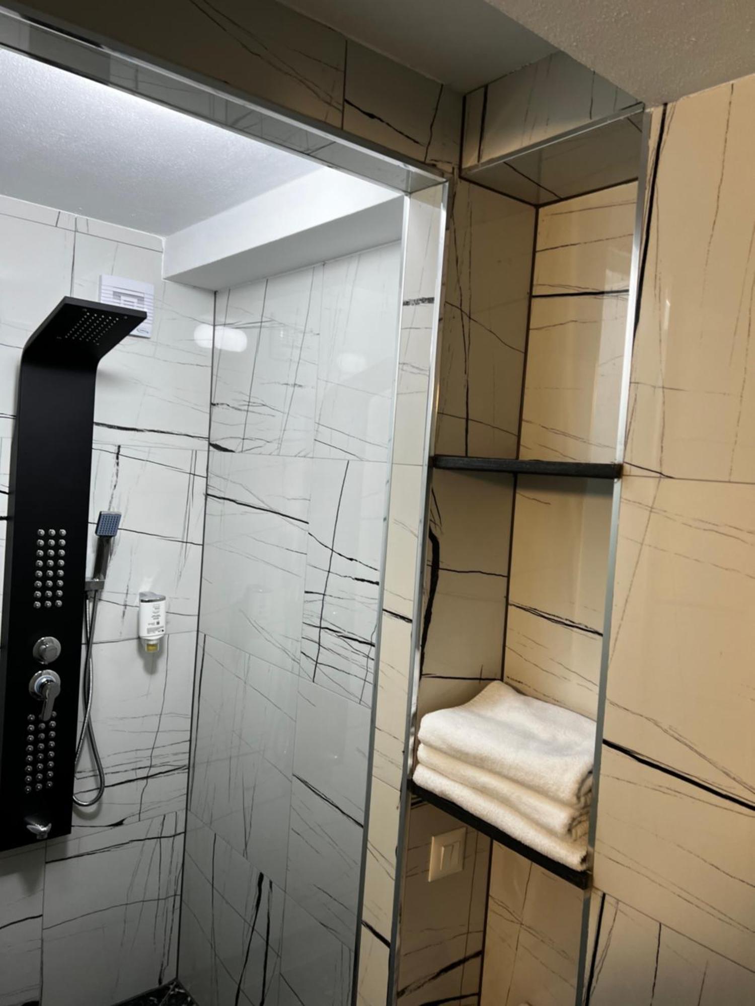 Treva Hotel & Apartaments Prizren Luaran gambar